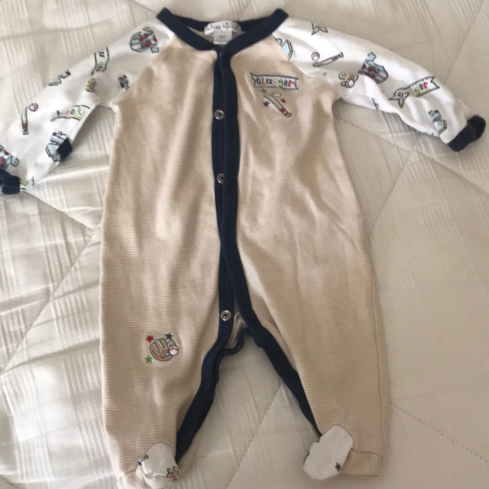 Kissy kissy sleeper newborn